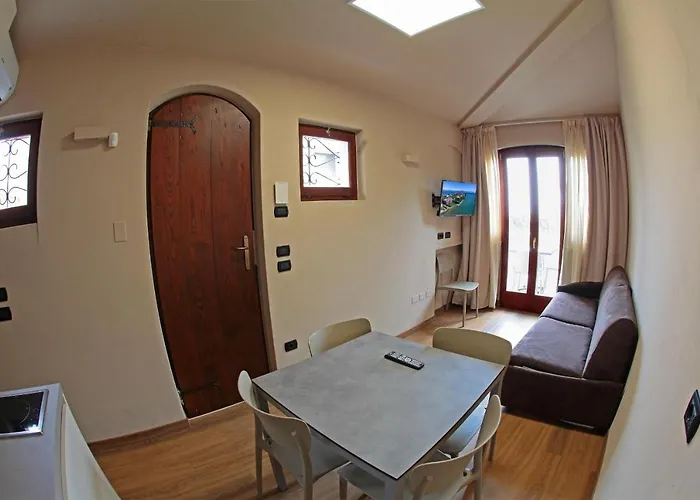 Smeraldo Dip Villa Canneto
